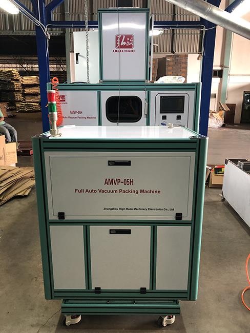 Full automatic vacuum packing machine for Thai client